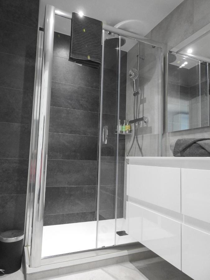 New Luxury Sunrise Oceanview Apartment In ยิบรอลตาร์ ภายนอก รูปภาพ